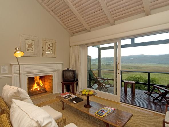 Emily Moon River Lodge - Bedroom 